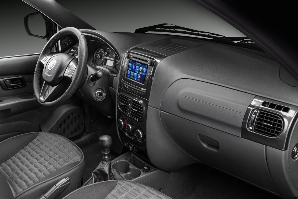 FIAT STRADA CHEGA RENOVADA AO SALÃO DE SÃO PAULO COM PACK CROSS ROAD, foto 3