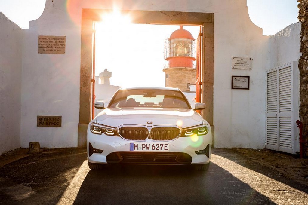 NOVO BMW 330e iPERFORMANCE CHEGA MAIS ESPORTIVO E EFICIENTE NO PRÓXIMO SEMESTRE, foto 4