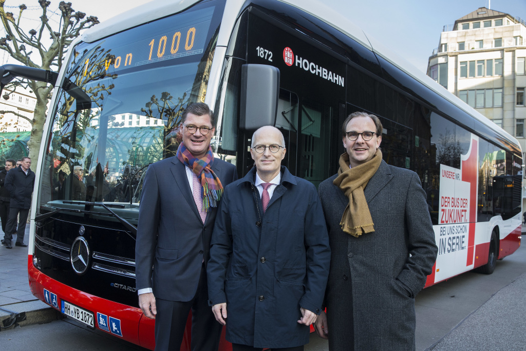 MERCEDES-BENZ ENTREGA O SEU PRIMEIRO ÔNIBUS eCITARO ELÉTRICO EM HAMBURGO, foto 1