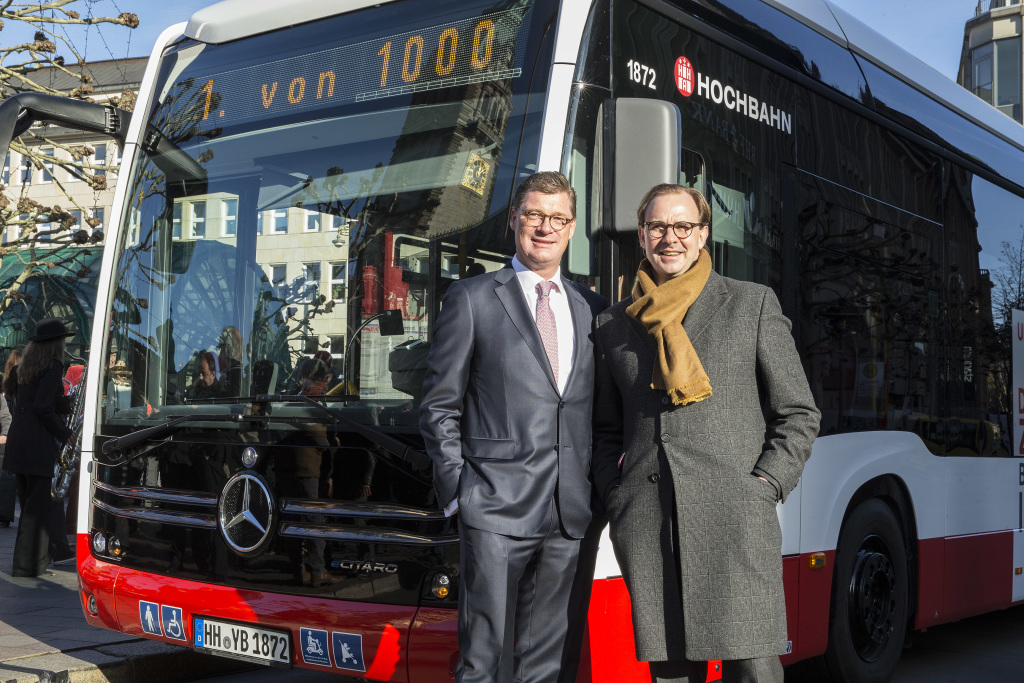MERCEDES-BENZ ENTREGA O SEU PRIMEIRO ÔNIBUS eCITARO ELÉTRICO EM HAMBURGO, foto 3