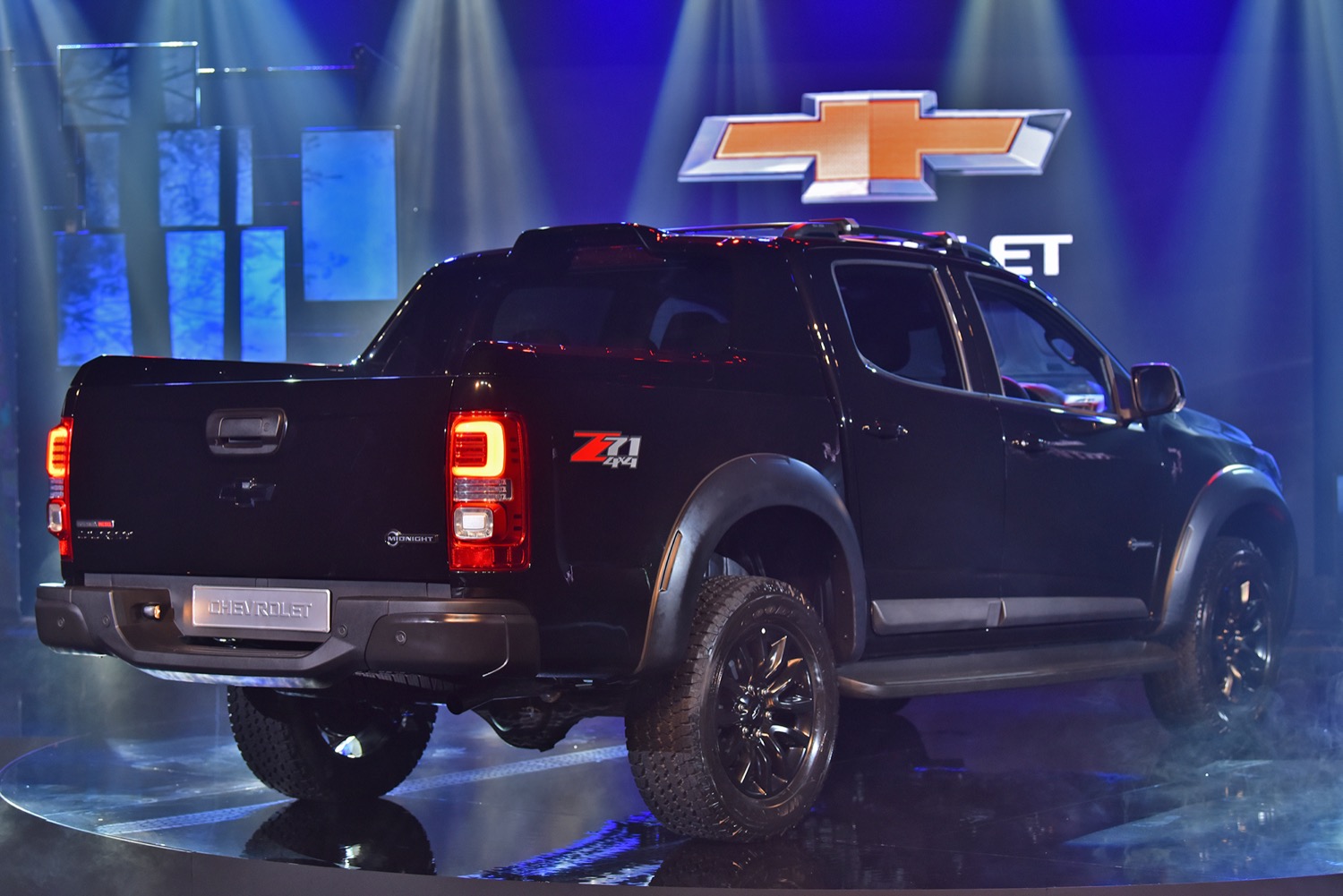NOVO CHEVROLET COLORADO MIDNIGHT EDITION FOI APRESENTADO NA TAILÂNDIA, foto 2