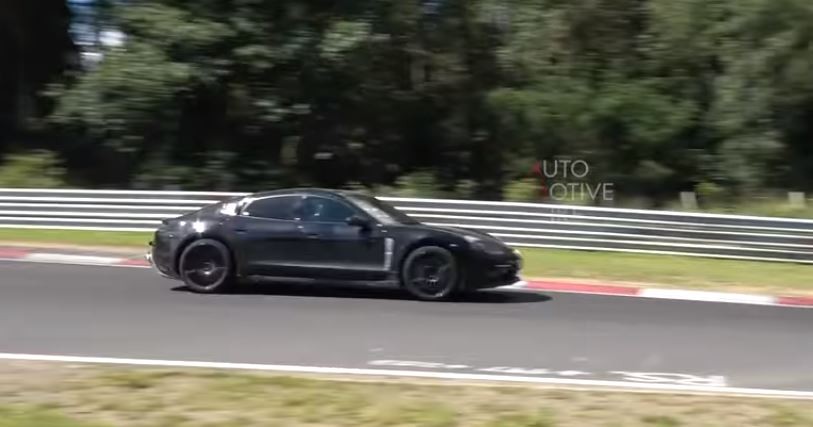 PORSCHE TAYCAN RODA EM NÜRBURGRING QUASE SEM CAMUFLAGEM, foto 2