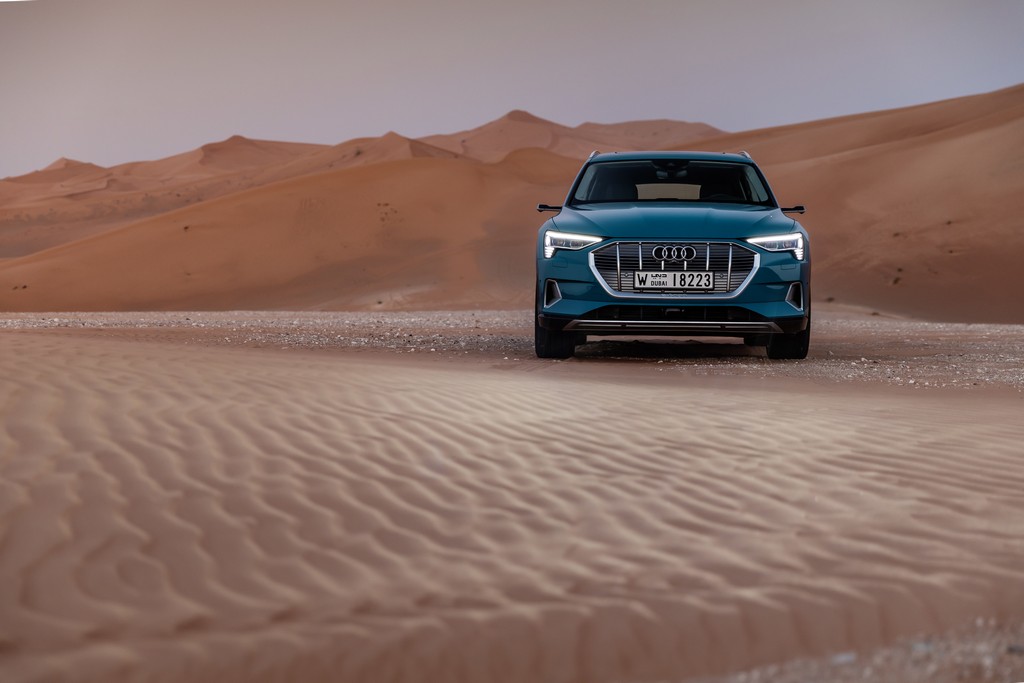AUDI E-TRON TESTADO POR JORNALISTAS EM ABU DHABI, foto 1