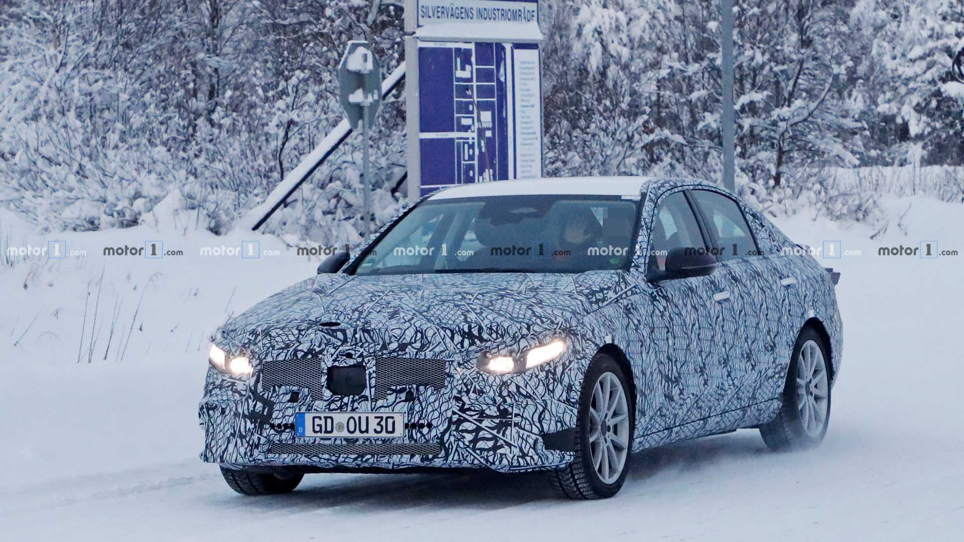 NOVO MERCEDES-BENZ C CLASS FLAGRADO EM TESTES DE DESENVOLVIMENTO PELA 1ª VEZ, foto 2