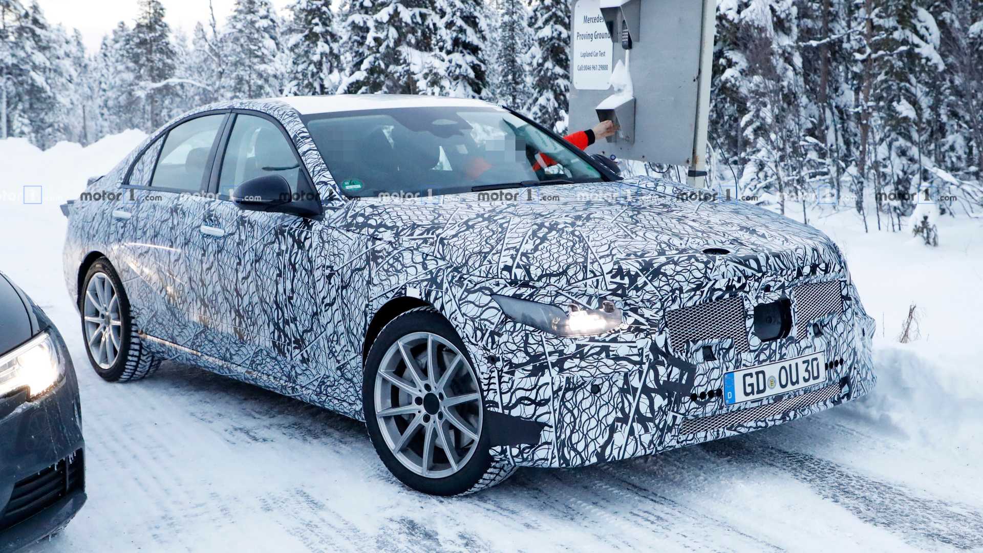 NOVO MERCEDES-BENZ C CLASS FLAGRADO EM TESTES DE DESENVOLVIMENTO PELA 1ª VEZ, foto 11