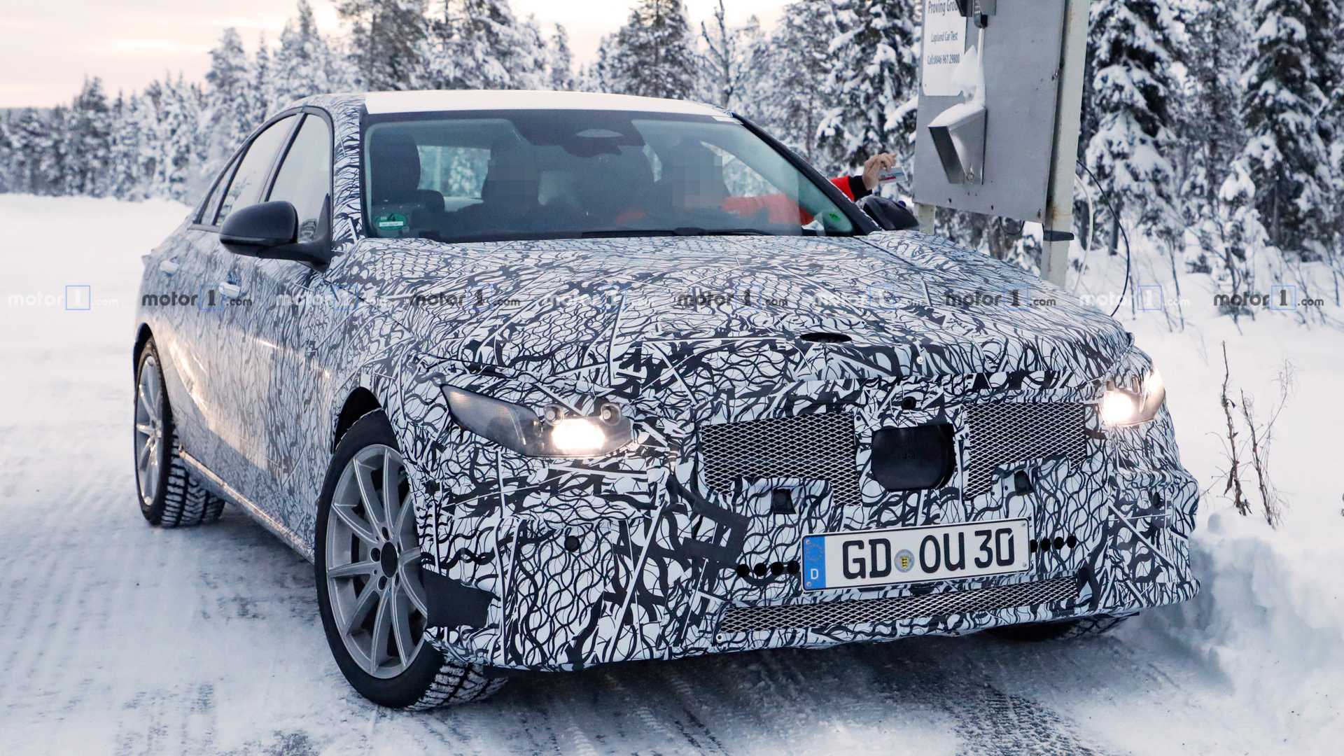 NOVO MERCEDES-BENZ C CLASS FLAGRADO EM TESTES DE DESENVOLVIMENTO PELA 1ª VEZ, foto 12
