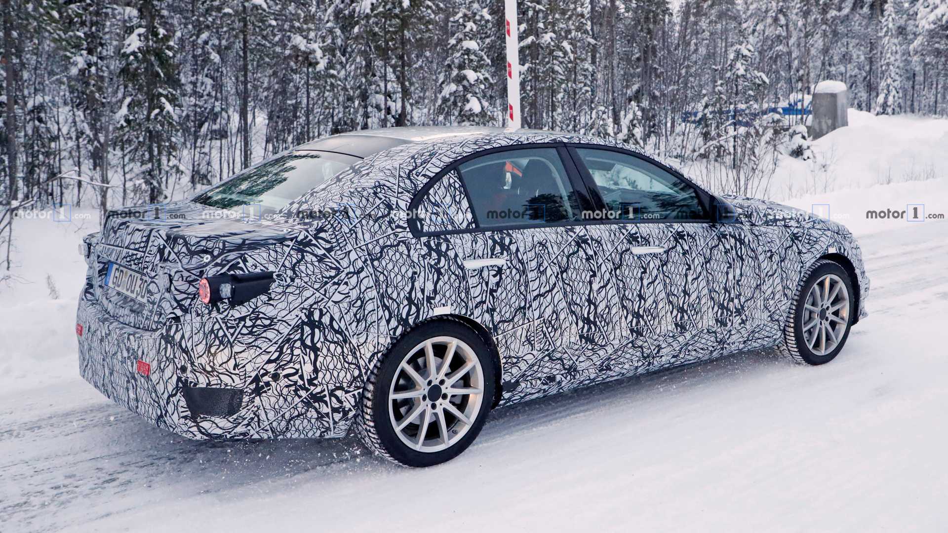 NOVO MERCEDES-BENZ C CLASS FLAGRADO EM TESTES DE DESENVOLVIMENTO PELA 1ª VEZ, foto 16