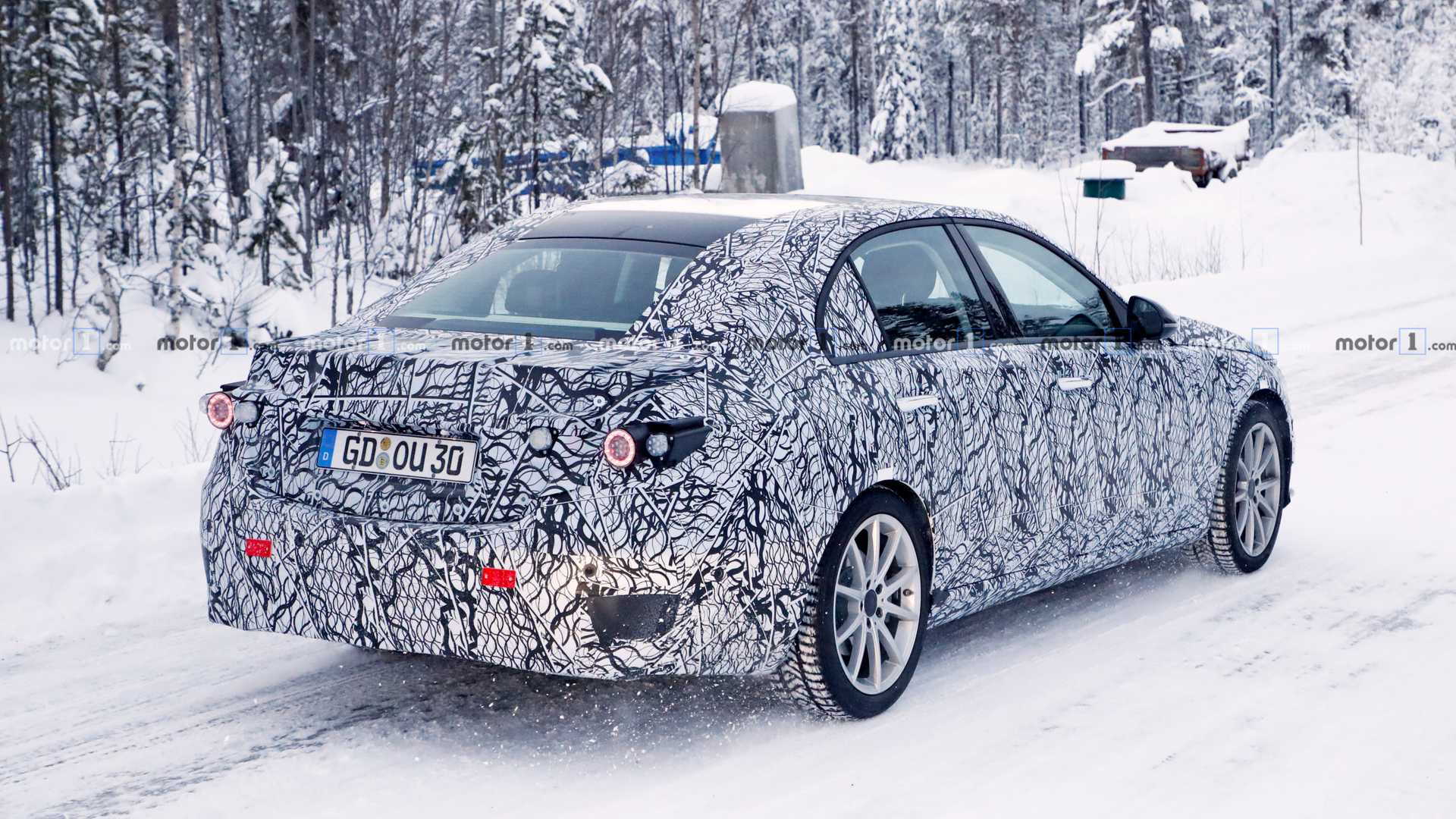 NOVO MERCEDES-BENZ C CLASS FLAGRADO EM TESTES DE DESENVOLVIMENTO PELA 1ª VEZ, foto 17