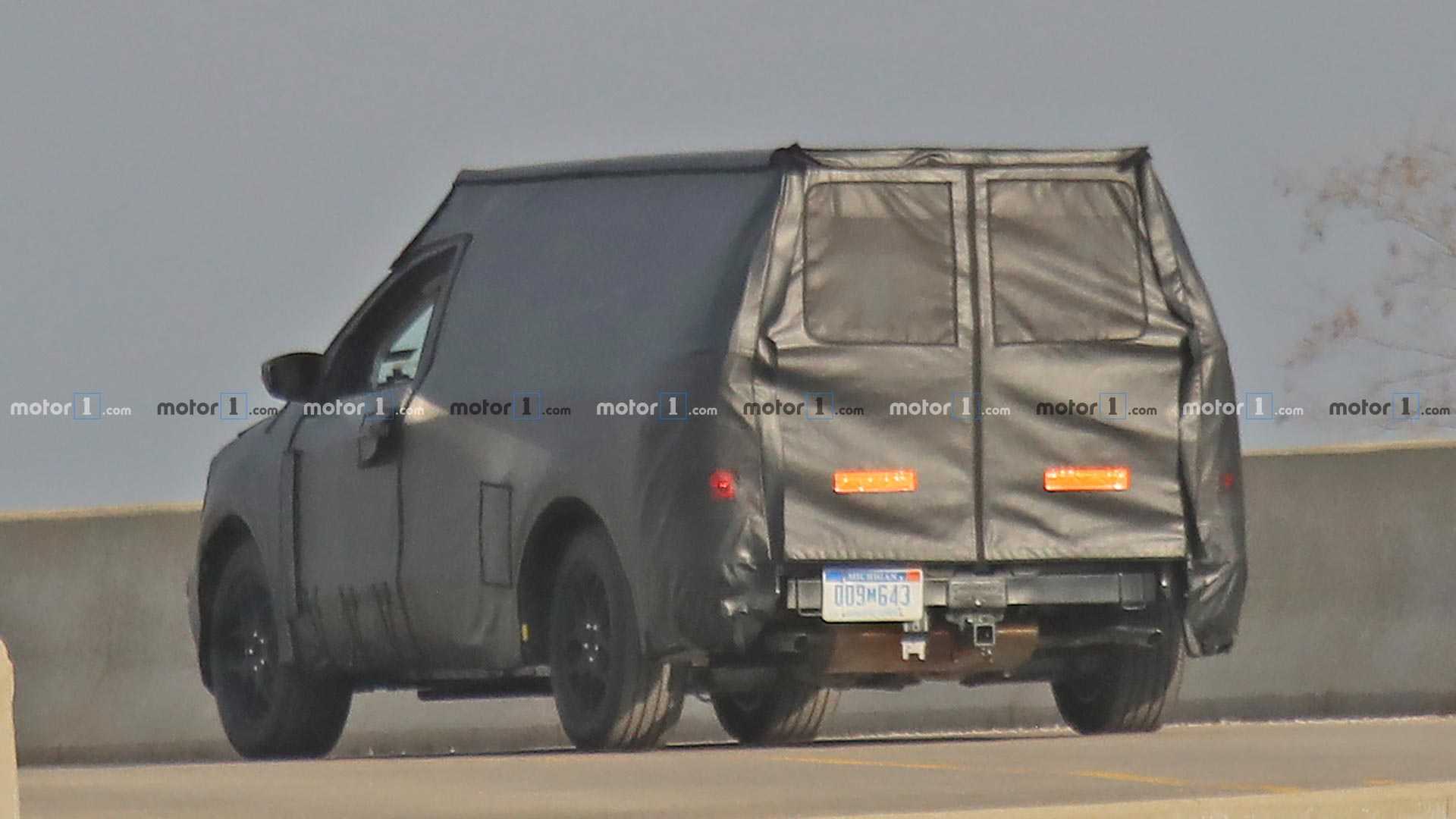 FORD COURIER: A NOVA PICK-UP BASEADA NO FOCUS FLAGRADA EM TESTES, foto 7