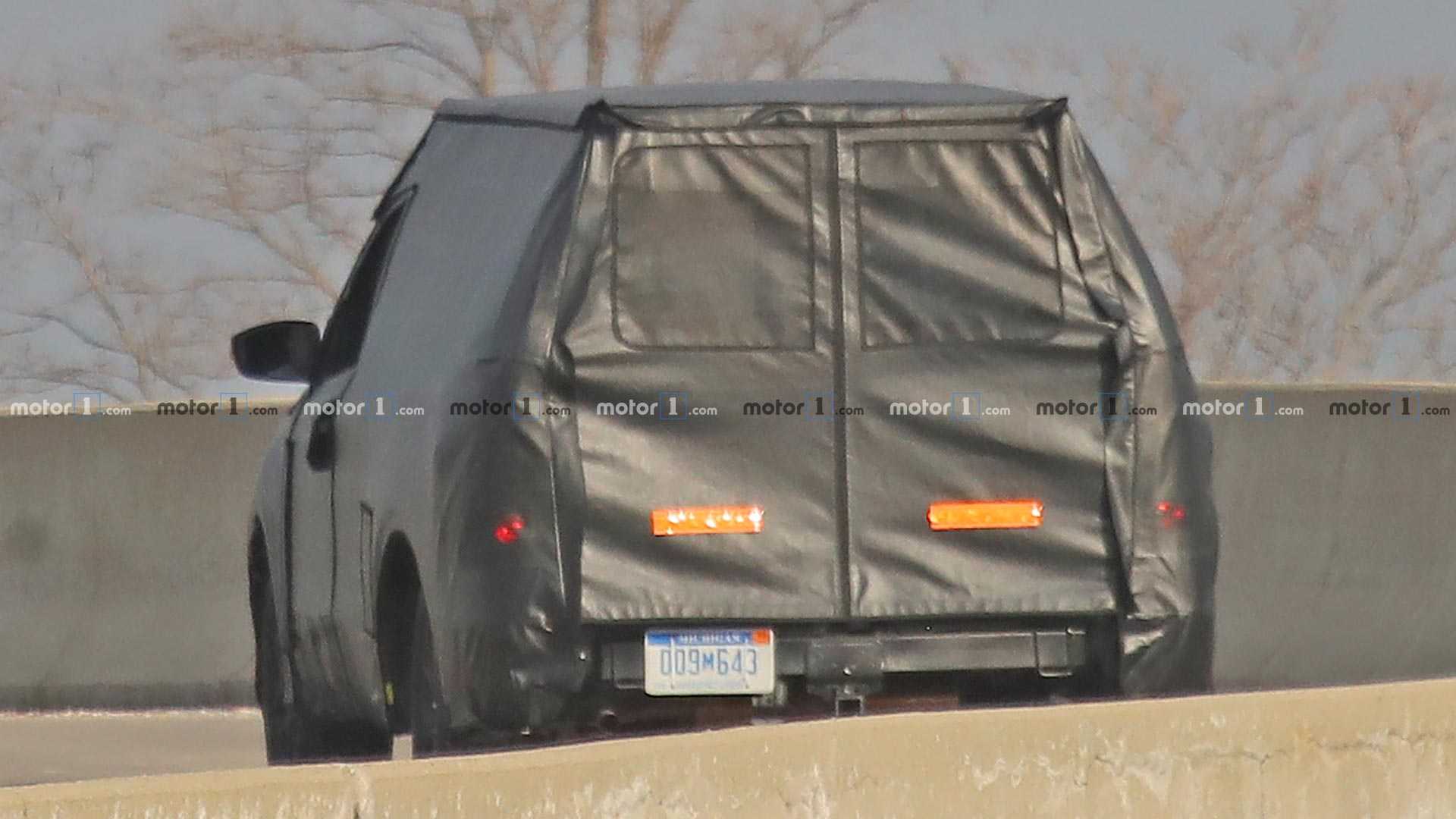 FORD COURIER: A NOVA PICK-UP BASEADA NO FOCUS FLAGRADA EM TESTES, foto 9