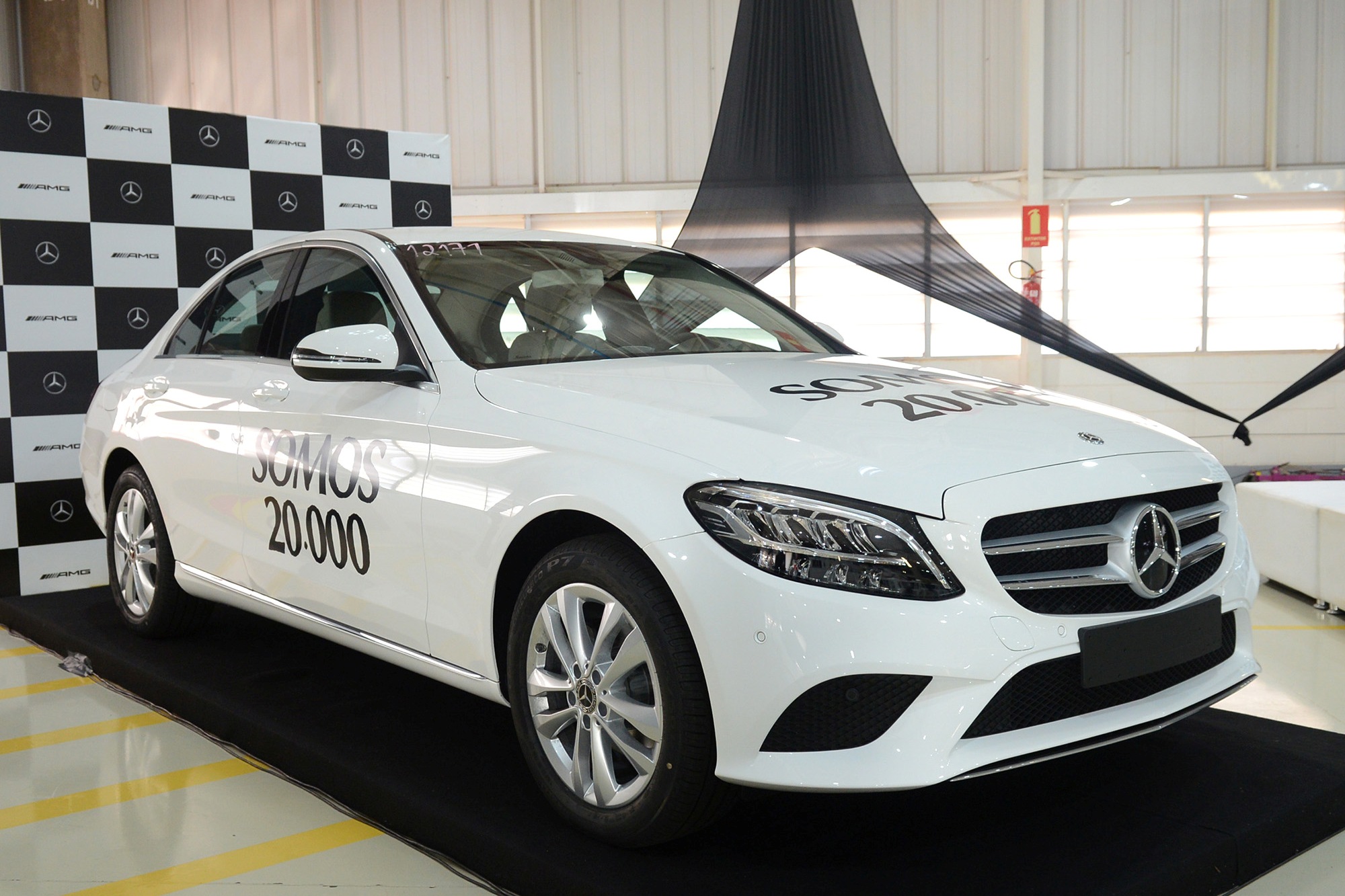 MERCEDES-BENZ PRODUZ 20.000 AUTOMÓVEIS NO BRASIL E RECEBE SEIS PRÊMIOS COM O C CLASS, foto 1