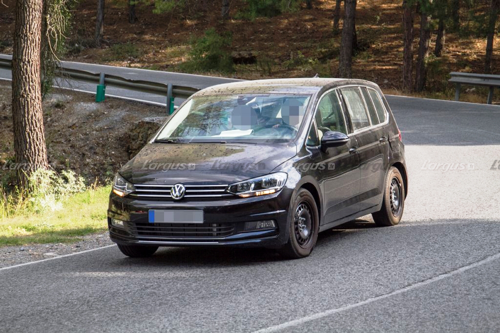 VOLKSWAGEN VARIOSPORT PODERÁ SUBSTITUIR QUATRO MODELOS: TOURAN, GOLF SPORTSVAN, CADDY E SHARAN, foto 2