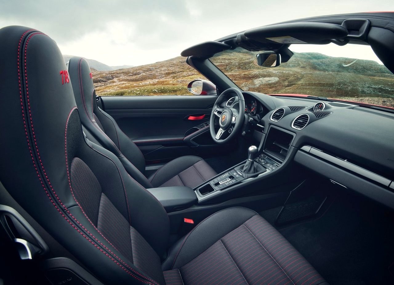 NOVOS PORSCHE 718 BOXSTER T E 718 CAYMAN T: ESSÊNCIA BÁSICA E MAIOR PRAZER NA CONDUÇÃO, foto 5