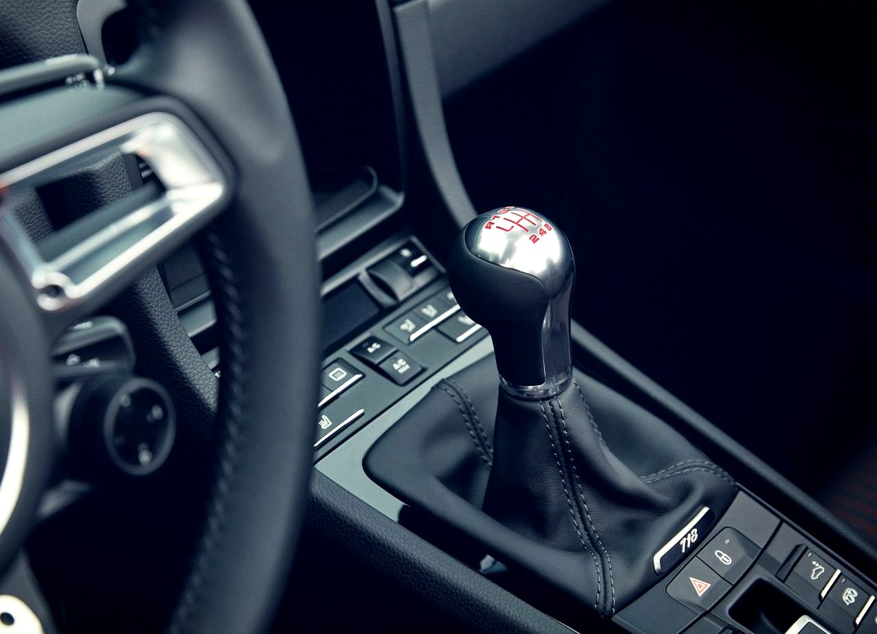 NOVOS PORSCHE 718 BOXSTER T E 718 CAYMAN T: ESSÊNCIA BÁSICA E MAIOR PRAZER NA CONDUÇÃO, foto 7