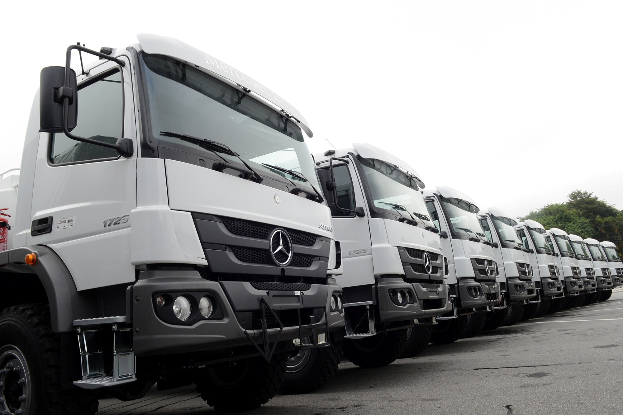 MERCEDES-BENZ REALIZA EXPORTAÇÃO INÉDITA DE 20 CAMINHÕES PARA O HAITI, foto 3