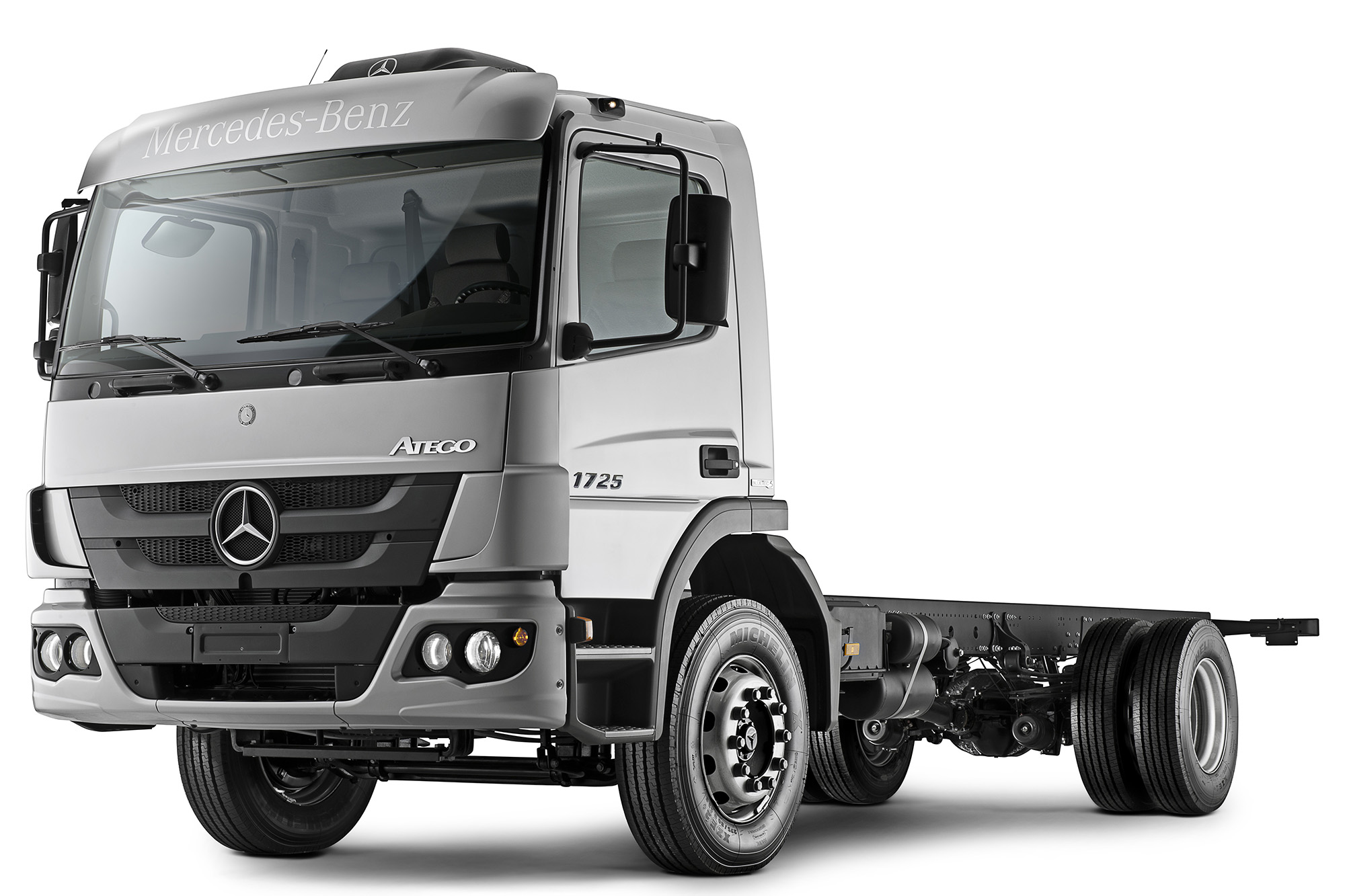 MERCEDES-BENZ REALIZA EXPORTAÇÃO INÉDITA DE 20 CAMINHÕES PARA O HAITI, foto 4