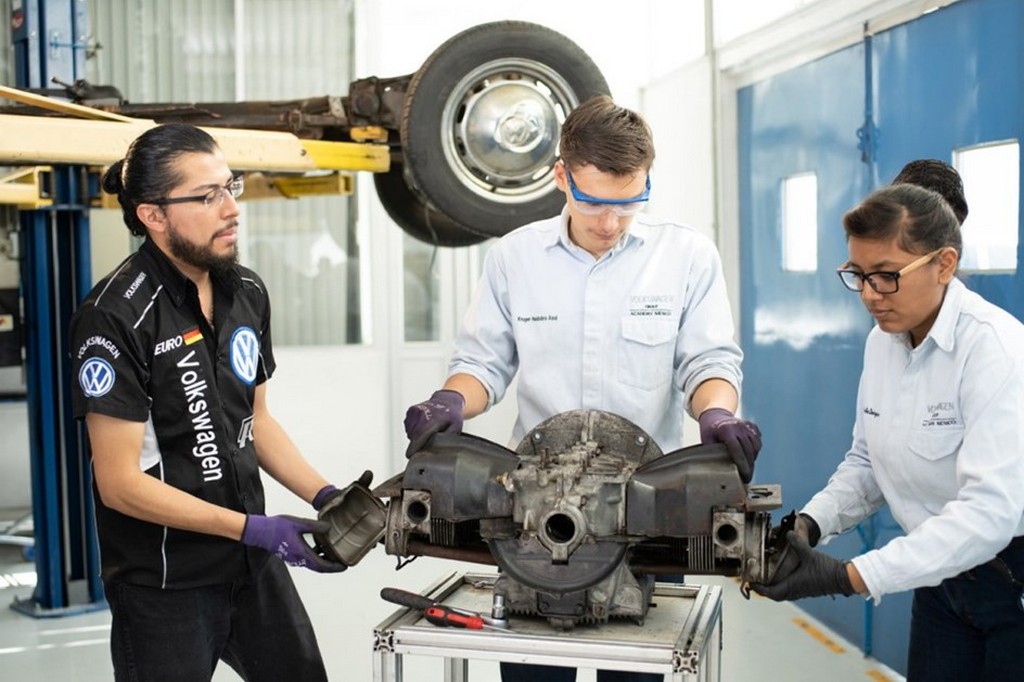 VOLKSWAGEN BEETLE COM 51 ANOS E 560 MIL QUILÔMETROS FOI RESTAURADO PELA MARCA, foto 36