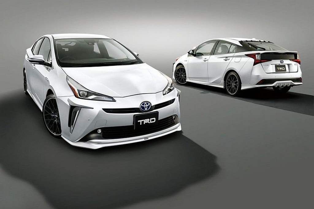 NOVO TOYOTA PRIUS ESTREIA IMAGEM MAIS AGRESSIVA GRAÇAS À TRD E MODELLISTA, foto 1