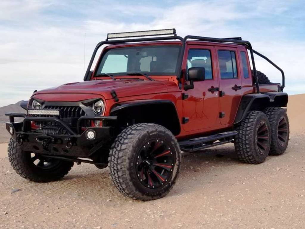PREPARADOR AMERICANO CRIA UM JEEP WRANGLER DE SEIS RODAS COM MOTOR HELLCAT, foto 1