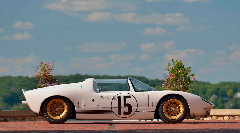 UM DOS RAROS FORD GT40 ROADSTER SOBREVIVENTES SERÁ LEILOADO, foto 3