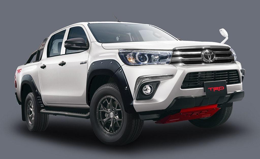 TOYOTA HILUX BLACK RALLY EDITION: A PICK-UP JAPONESA RECEBE COMPONENTES TRD, foto 4