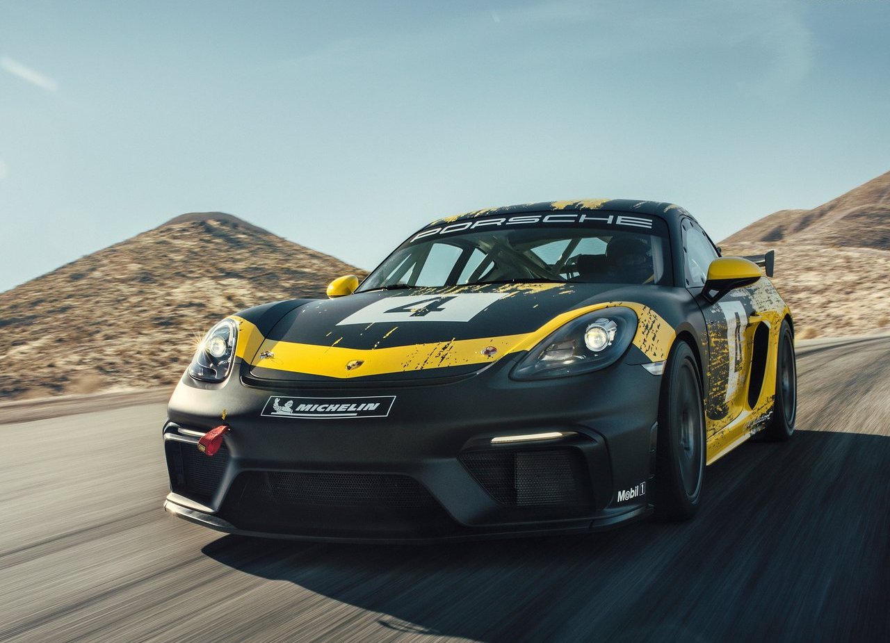 NOVO PORSCHE 718 CAYMAN GT4 CLUBSPORT CHEGA MAIS FORTE, MAIS RÁPIDO E MAIS SUSTENTÁVEL NA PISTA DE CORRIDA, foto 1