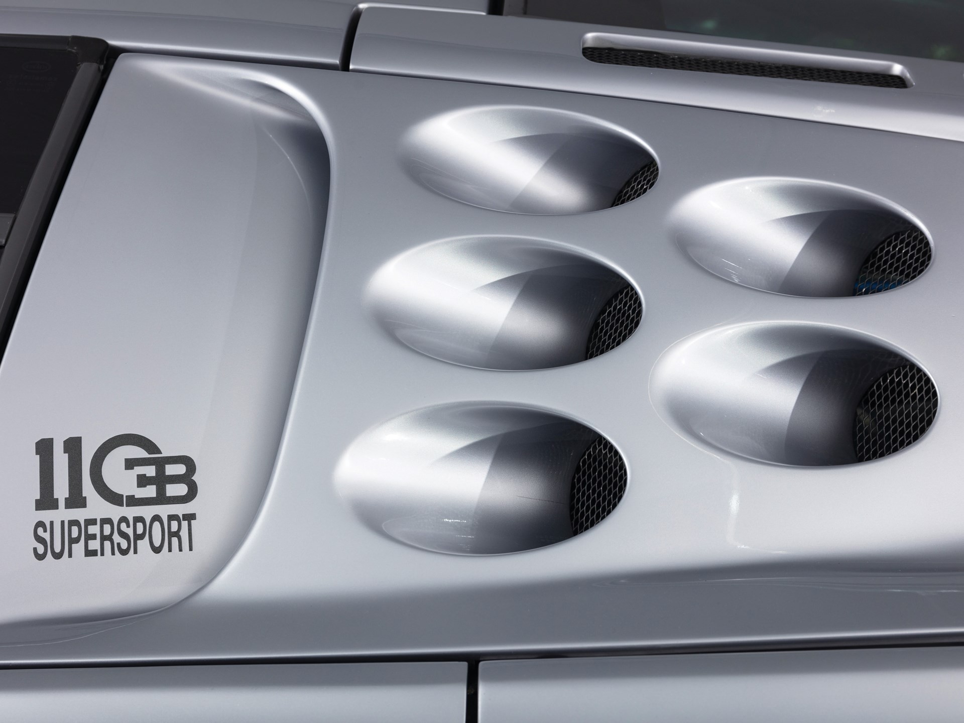 UM DOS RAROS BUGATTI EB-110 SS QUASE NOVO SERÁ LEILOADO, foto 7