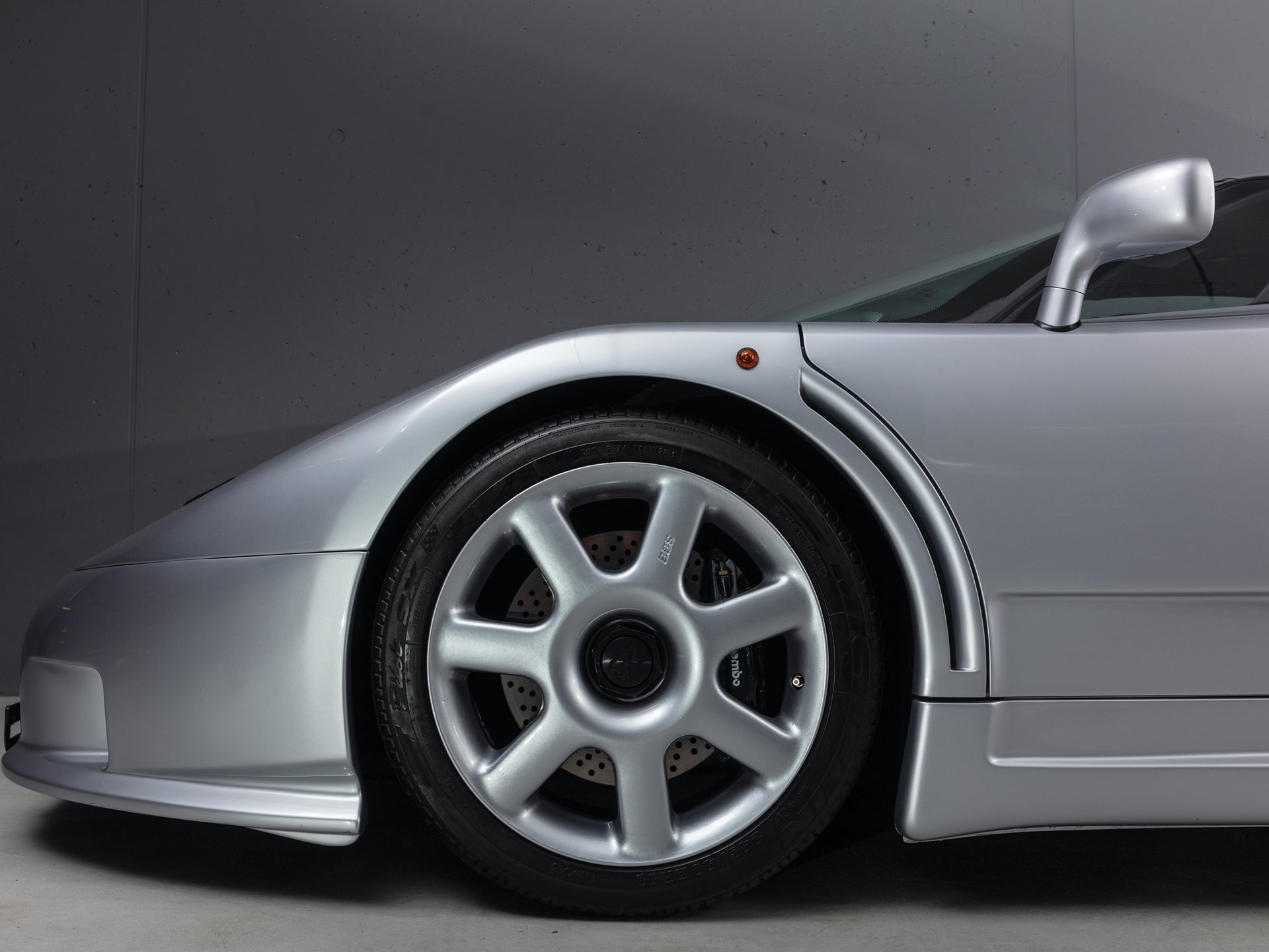 UM DOS RAROS BUGATTI EB-110 SS QUASE NOVO SERÁ LEILOADO, foto 10