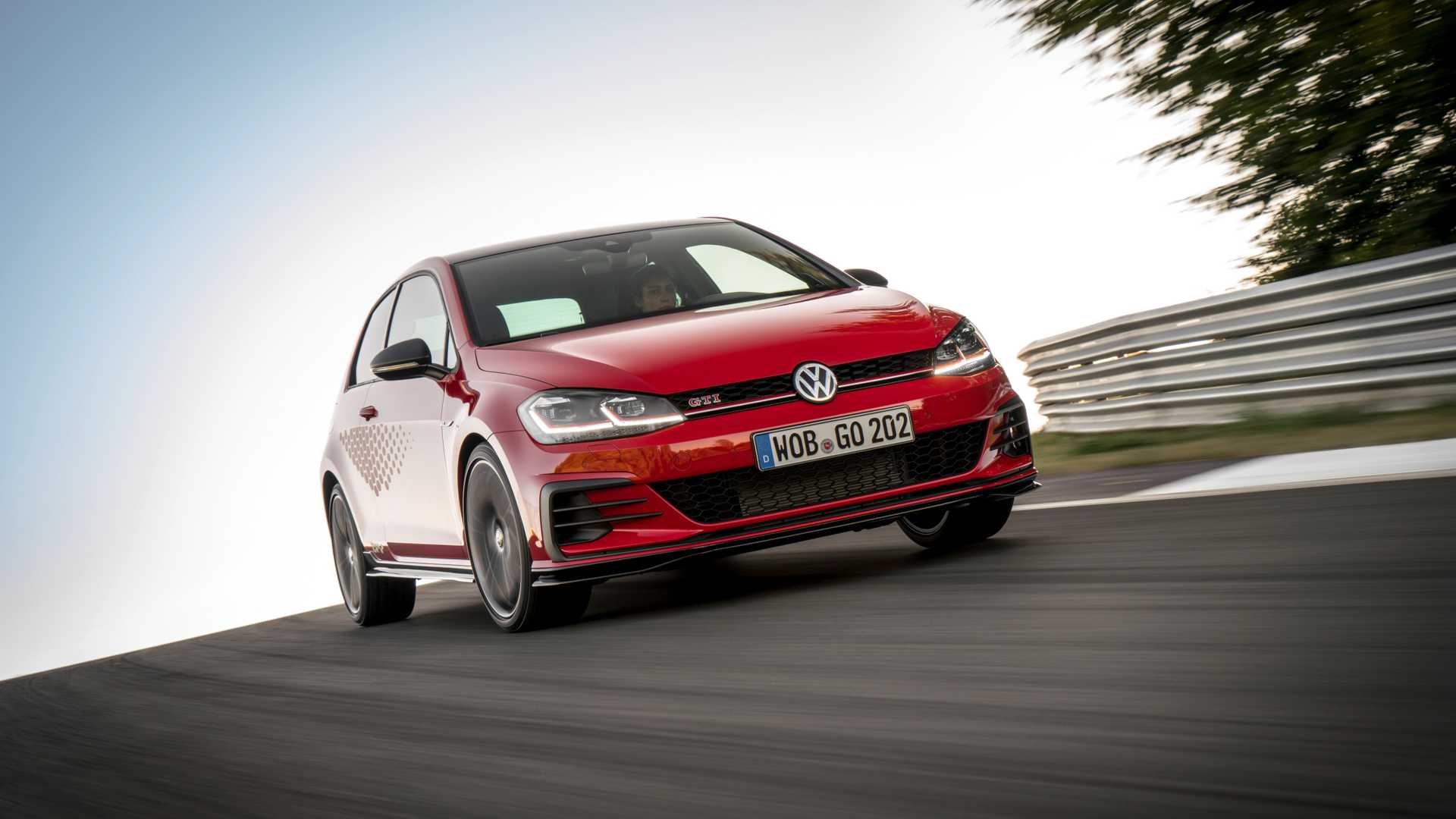 VOLKSWAGEN GOLF GTI TCR: COM 290 CV SALTA DAS PISTAS PARA A ESTRADA, foto 1