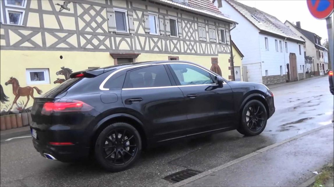 NOVO PORSCHE CAYENNE COUPE FLAGRADO RODANDO NOS ARREDORES DE STUTTGART, foto 2