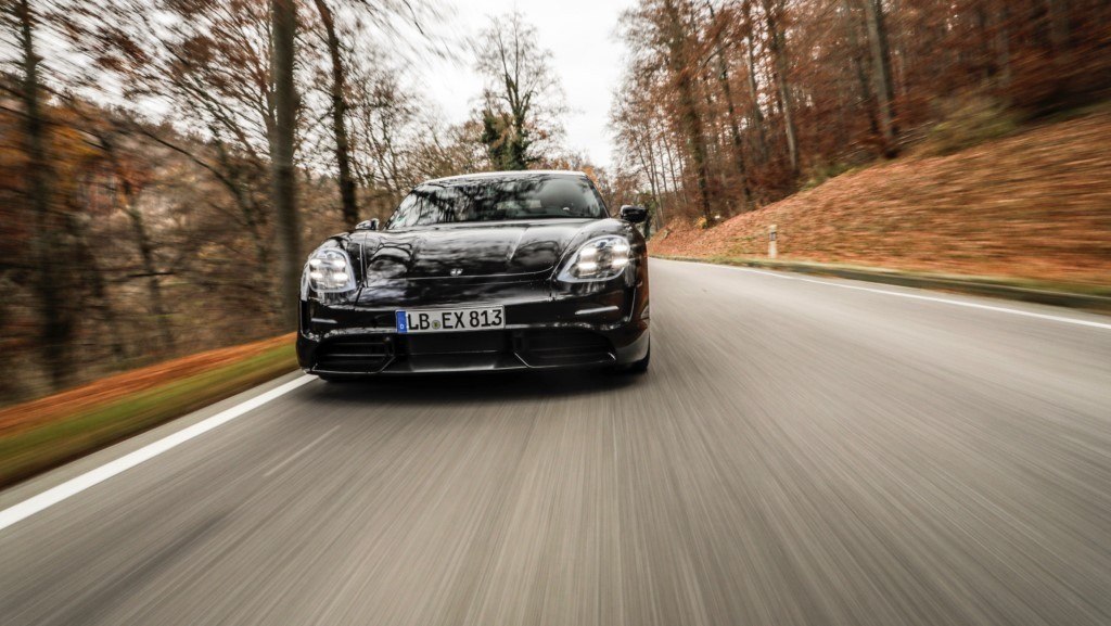 WALTER RÖHRL AVALIA OS ATRIBUTOS DO NOVO PORSCHE TAYCAN, foto 1