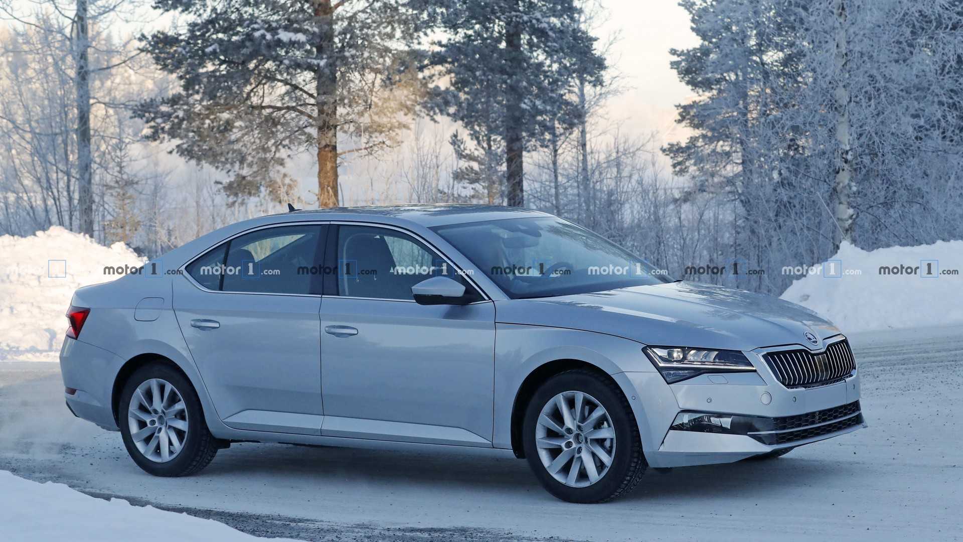 NOVO SKODA SUPERB PERDE A CAMUFLAGEM NOS TESTES DE INVERNO, foto 6