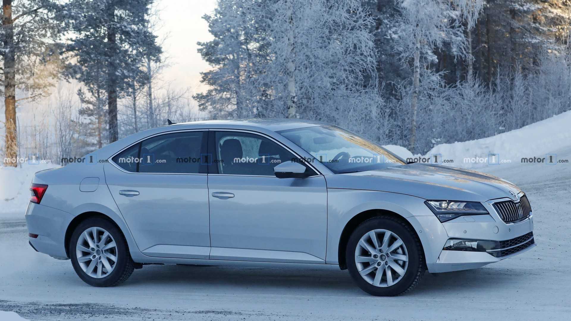 NOVO SKODA SUPERB PERDE A CAMUFLAGEM NOS TESTES DE INVERNO, foto 7