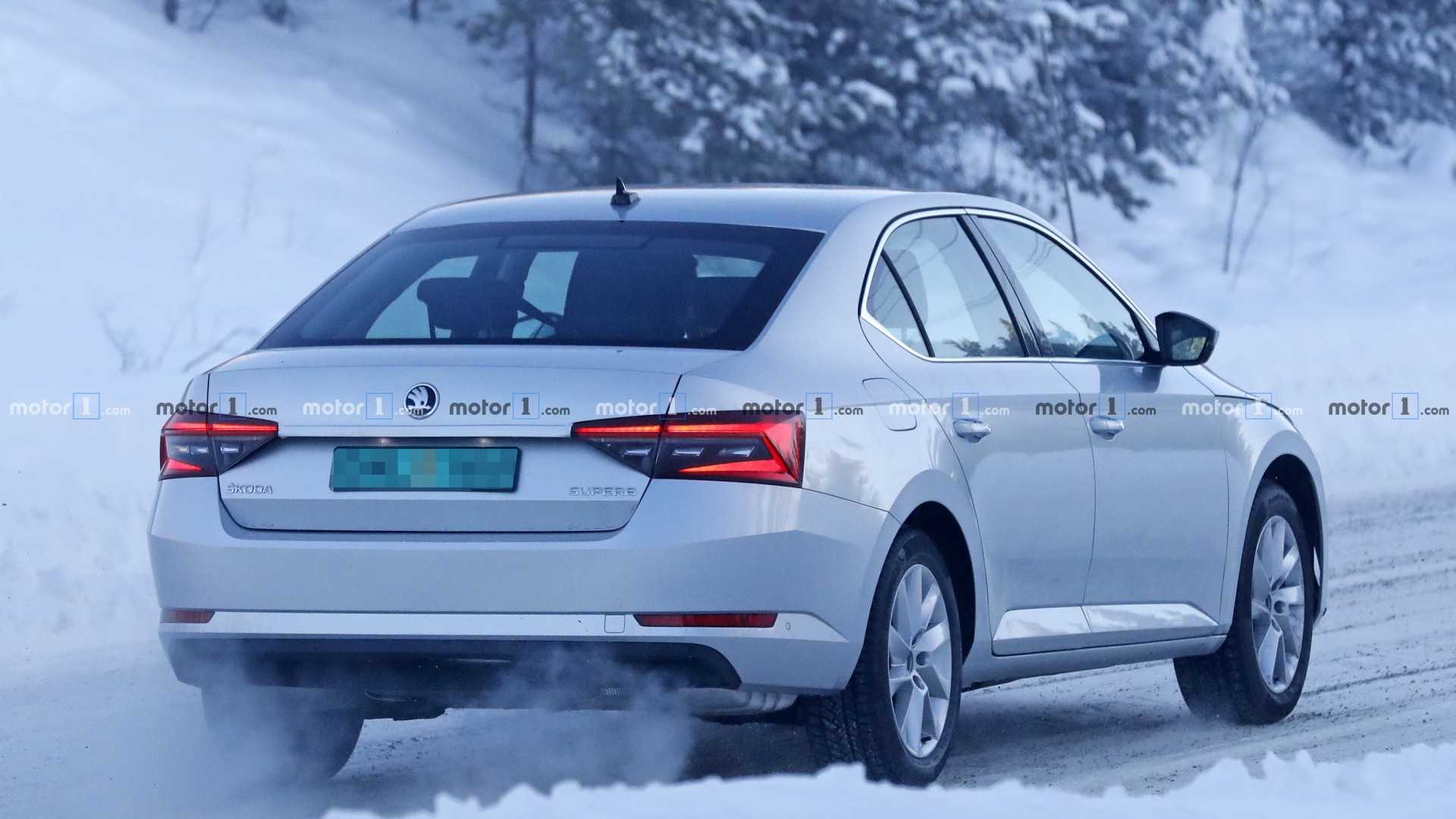 NOVO SKODA SUPERB PERDE A CAMUFLAGEM NOS TESTES DE INVERNO, foto 10