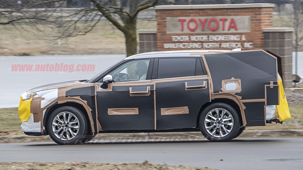PRÓXIMA GERAÇÃO DO TOYOTA HIGHLANDER FLAGRADO COM TRAÇOS DO RAV4, foto 5