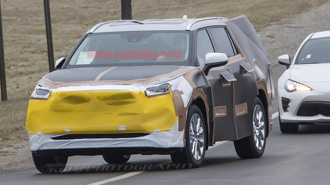 PRÓXIMA GERAÇÃO DO TOYOTA HIGHLANDER FLAGRADO COM TRAÇOS DO RAV4, foto 8