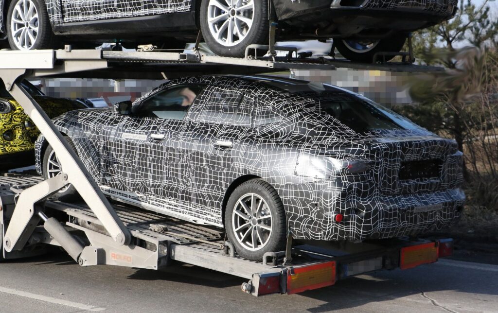 BMW i4, O COUPE DE QUATRO PORTAS E MOTORIZAÇÃO ELÉTRICA JÁ ESTÁ SENDO TESTADO, foto 2