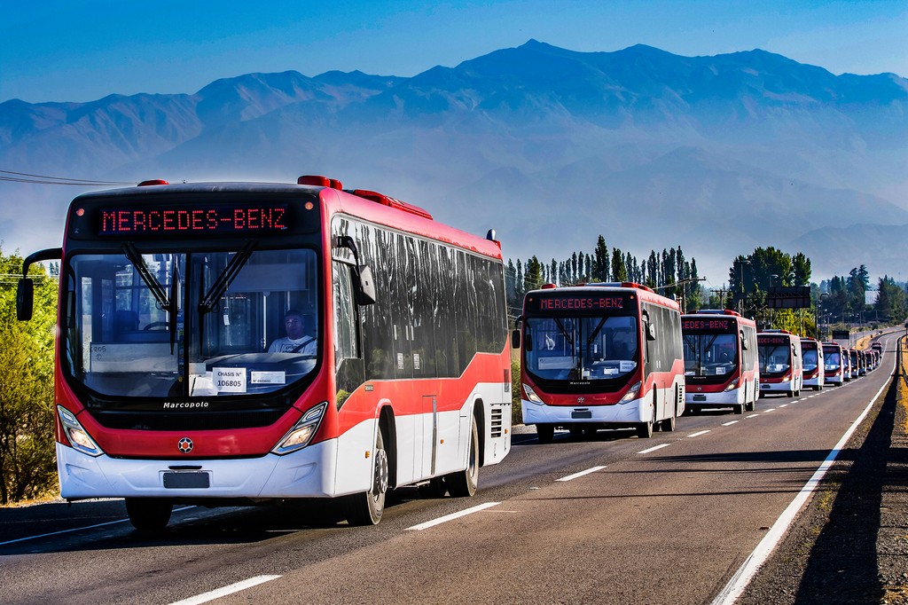 MERCEDES-BENZ VENDE 500 ÔNIBUS PARA O BRT TRANSANTIAGO, foto 2