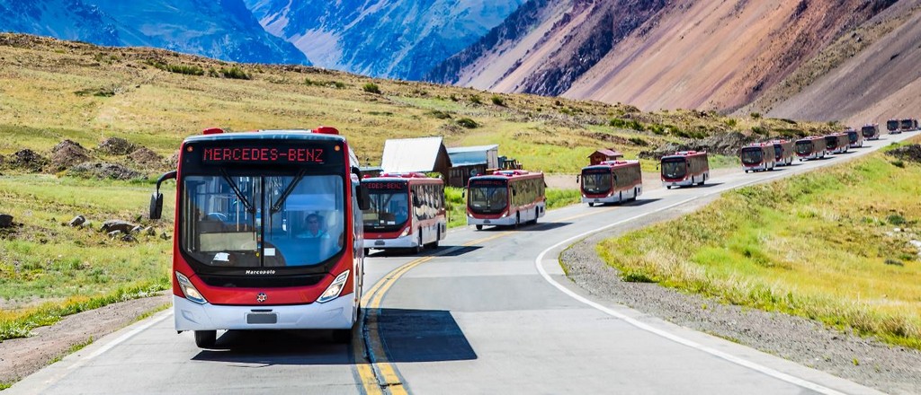 MERCEDES-BENZ VENDE 500 ÔNIBUS PARA O BRT TRANSANTIAGO, foto 4
