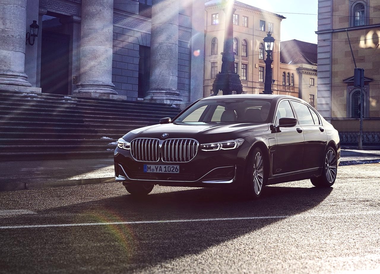 BMW 745e: NOVAS E MELHORADAS VERSÕES HÍBRIDAS PARA O SÉRIE 7, foto 4