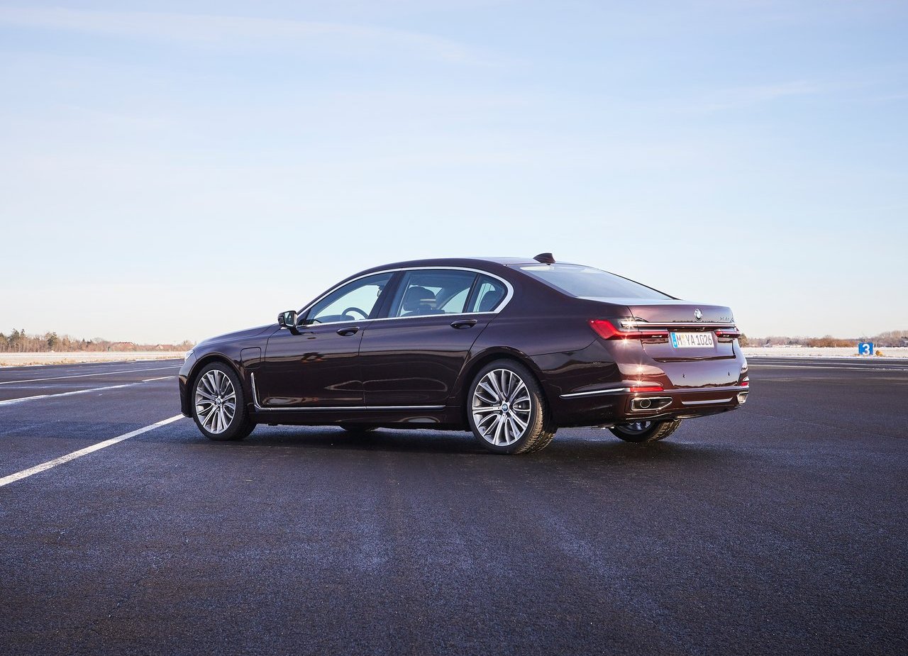 BMW 745e: NOVAS E MELHORADAS VERSÕES HÍBRIDAS PARA O SÉRIE 7, foto 13
