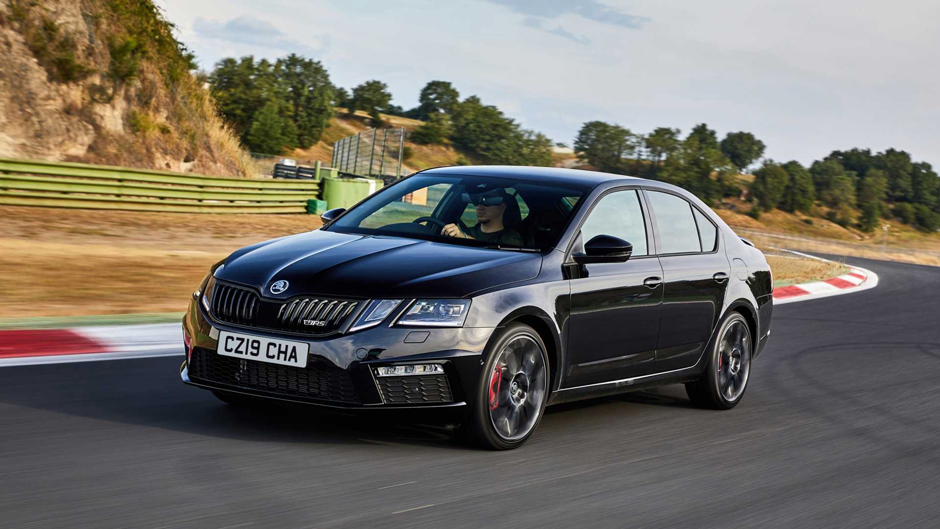 SKODA OCTAVIA vRS SURGE MAIS SINISTRO E RADICAL SOMENTE PARA O REINO UNIDO, foto 1