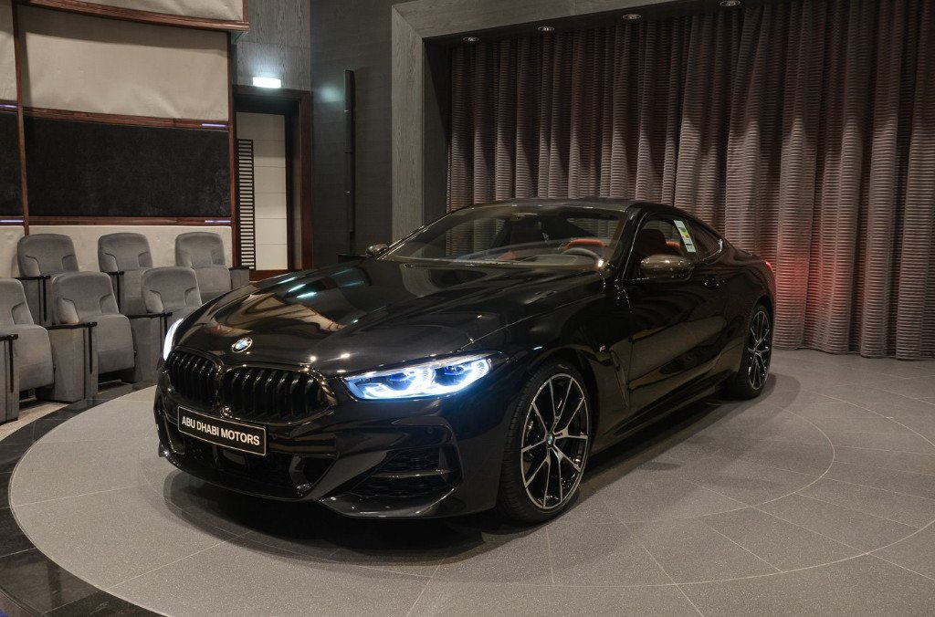 BMW M850i MOSTRA ELEMENTOS DE CARBONO GRAÇAS À BMW INDIVIDUAL, foto 1