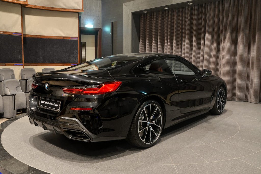BMW M850i MOSTRA ELEMENTOS DE CARBONO GRAÇAS À BMW INDIVIDUAL, foto 9