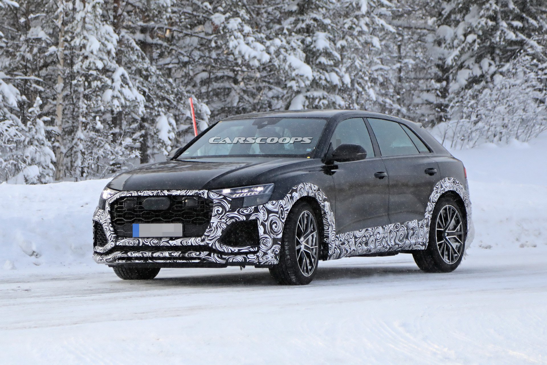 AUDI RS Q8 FLAGRADO DURANTE SEUS TESTES DE INVERNO, foto 1