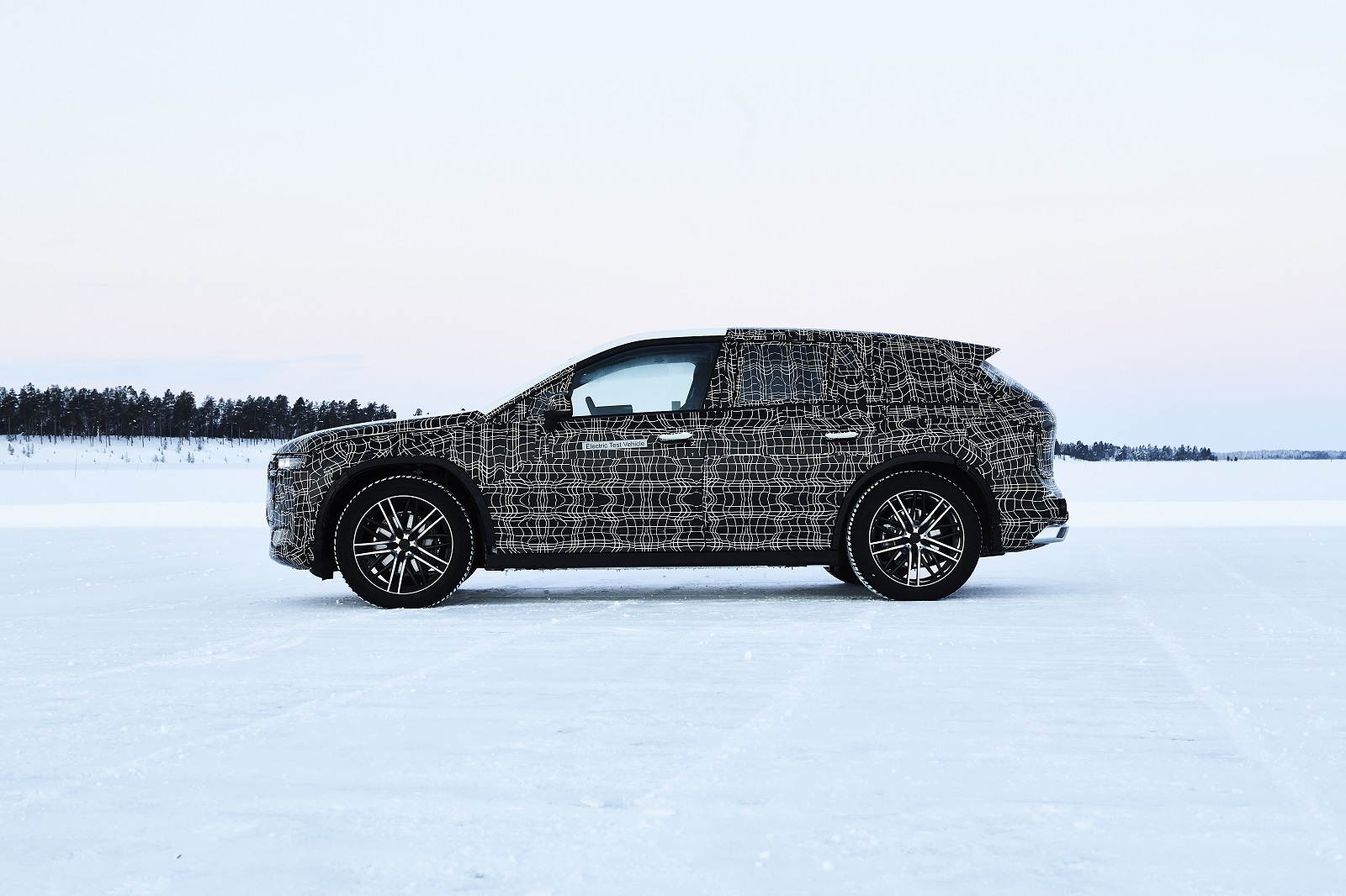 BMW iNEXT FAZ TESTES COM TEMPERATURAS ABAIXO DE ZERO, foto 1
