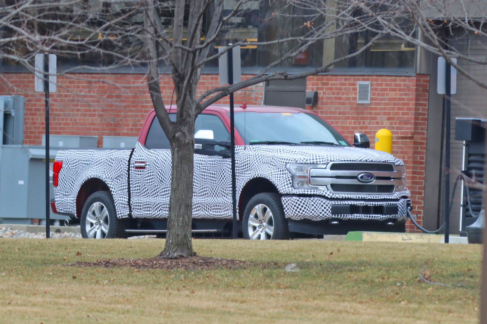 FORD F-150 ELÉTRICO FOI FLAGRADO PELA PRIMEIRA VEZ, foto 1