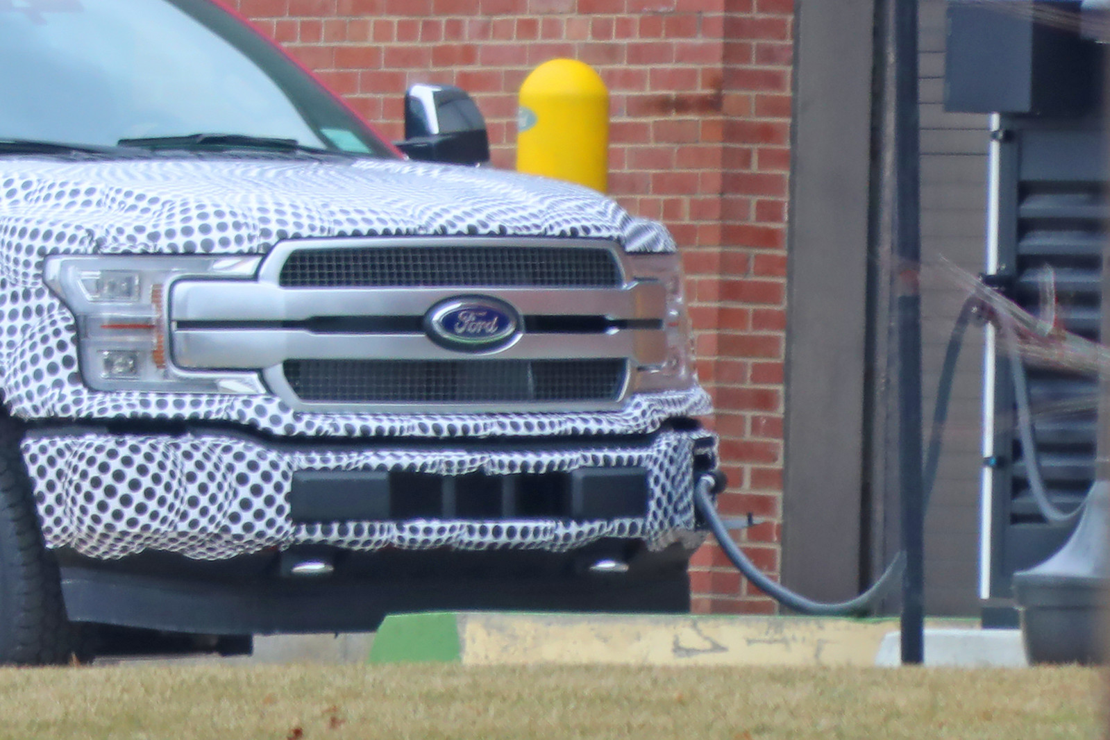 FORD F-150 ELÉTRICO FOI FLAGRADO PELA PRIMEIRA VEZ, foto 2