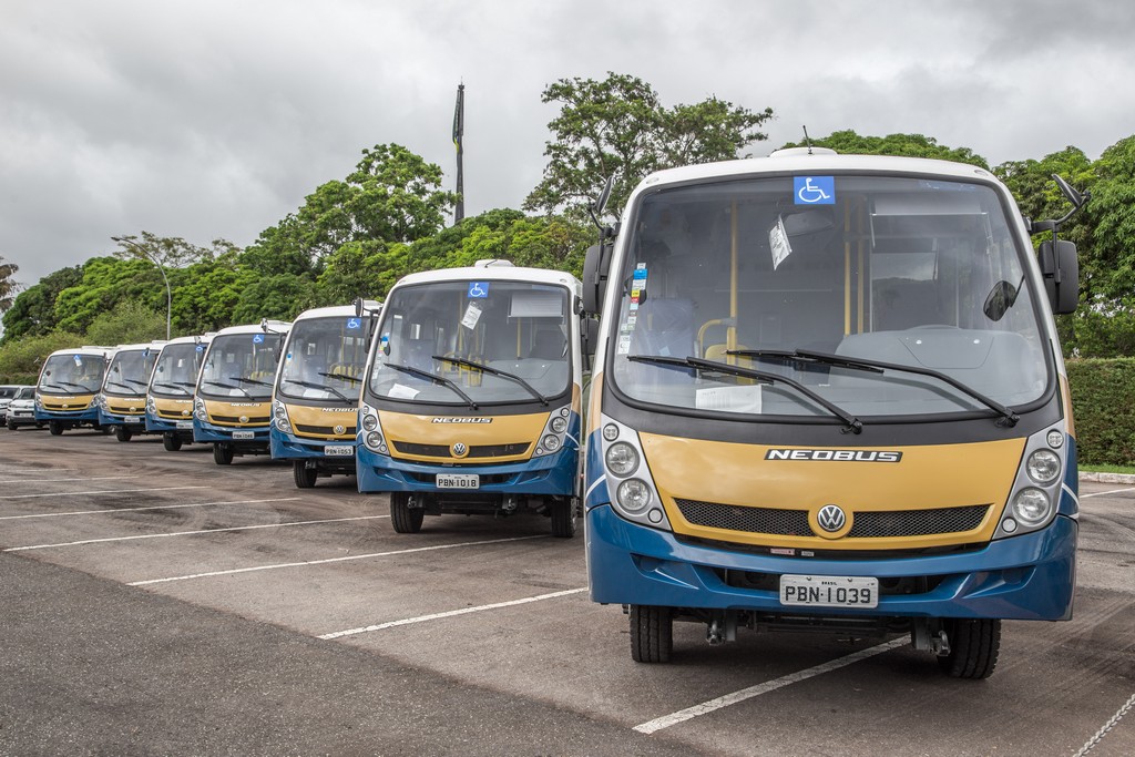 VOLKSWAGEN ENTREGA 90 ÔNIBUS PARA ASSISTÊNCIA NO SUL DO BRASIL, foto 3