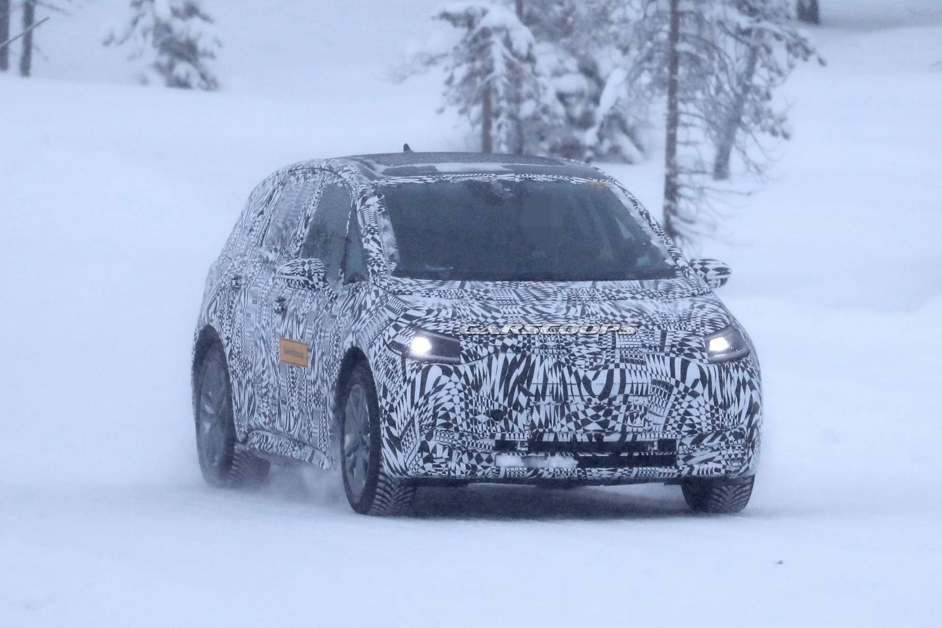 VOLKSWAGEN NEO: O COMPACTO ELÉTRICO JÁ ESTA RODANDO NOS CLIMAS FRIOS DO NORTE DA EUROPA, foto 3